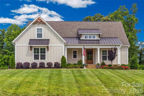 Photo of 172 Triple Ponds Court, Clover, SC 29710 (MLS # 4390746)