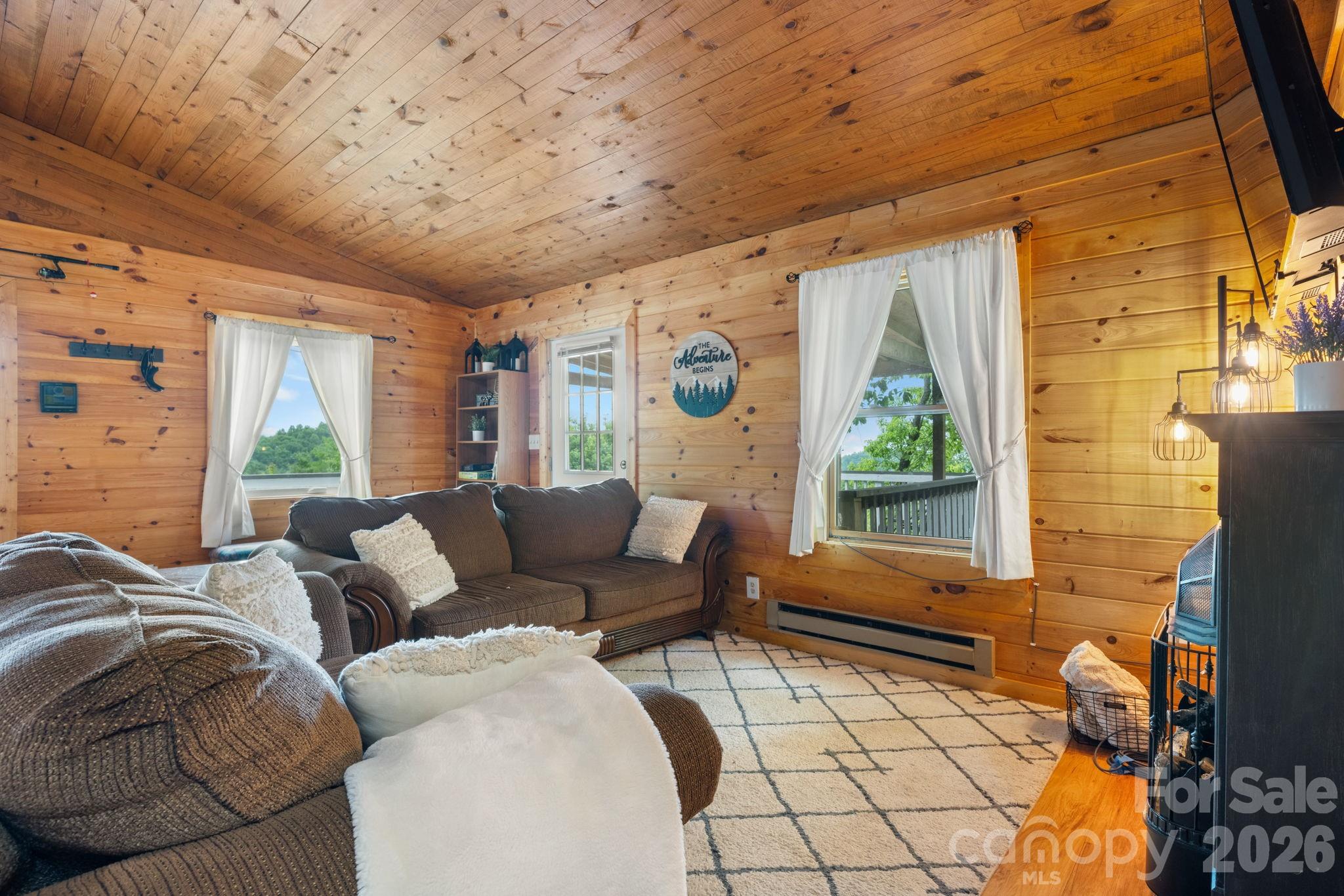 7042 Martin Lane