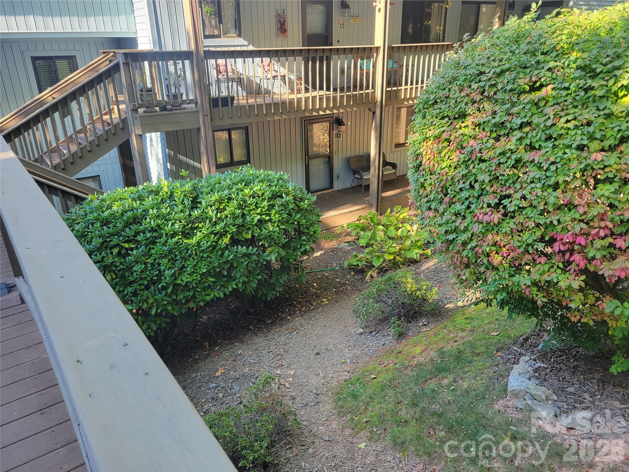 87 Willow Road B-5