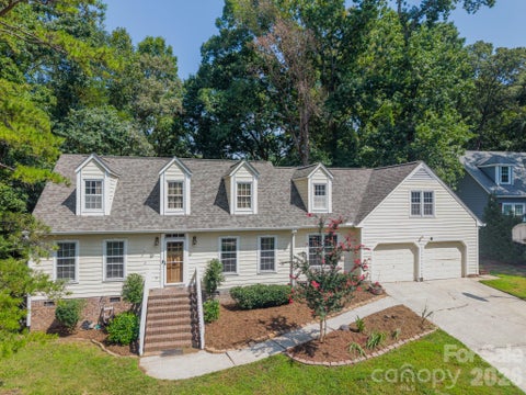 Photo of 5815 Chapel Creek Court, Charlotte, NC 28226 (MLS # 4407410)