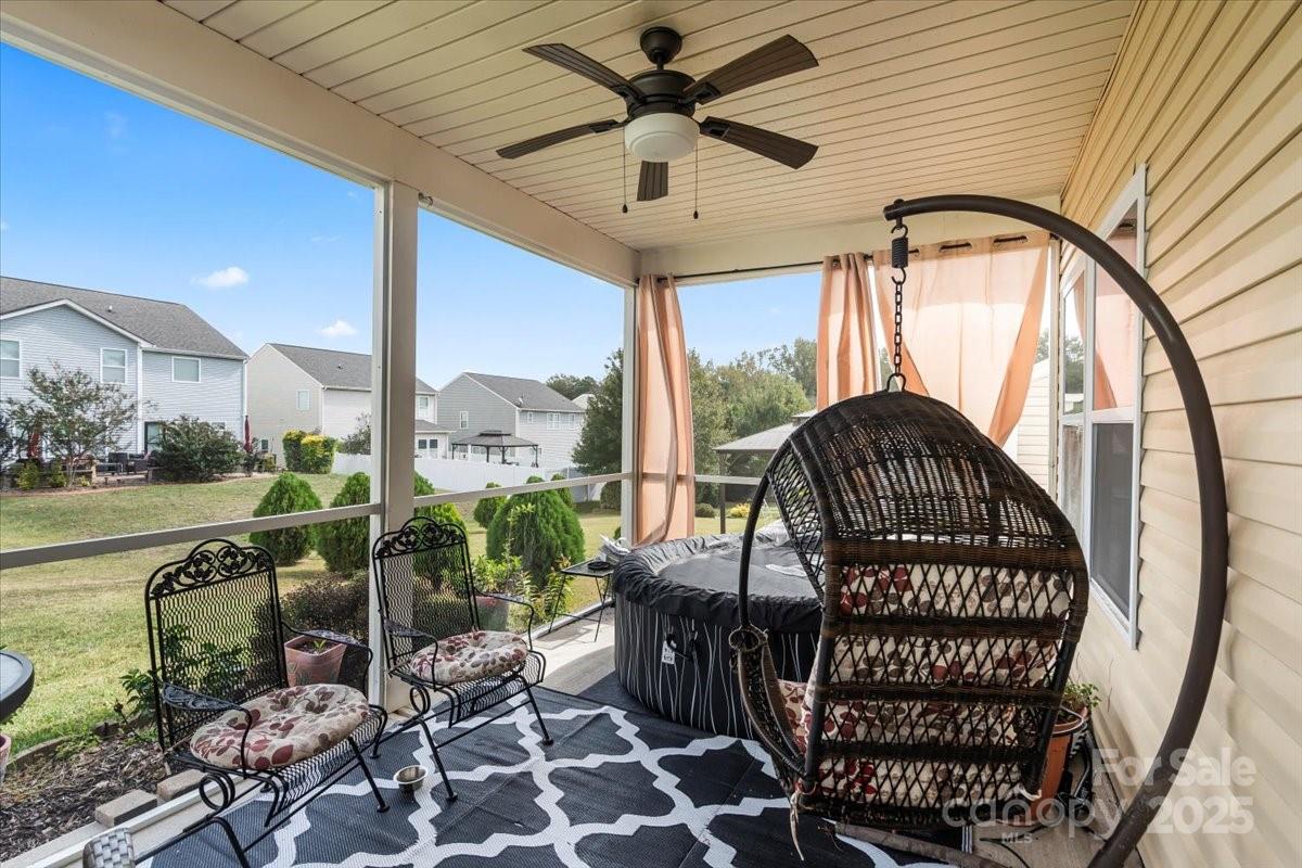 Newport Lakes - Residential