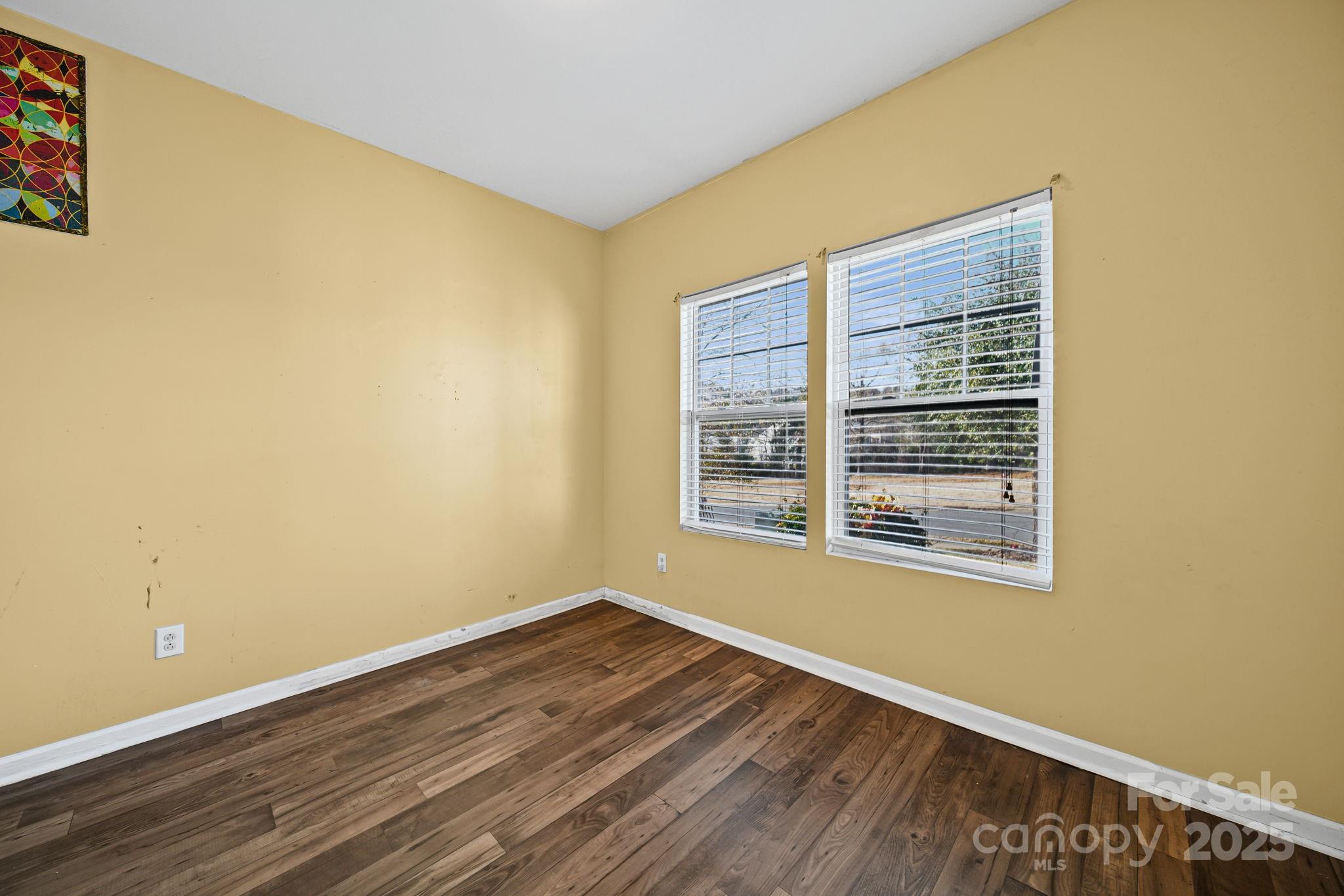 Newport Lakes - Residential