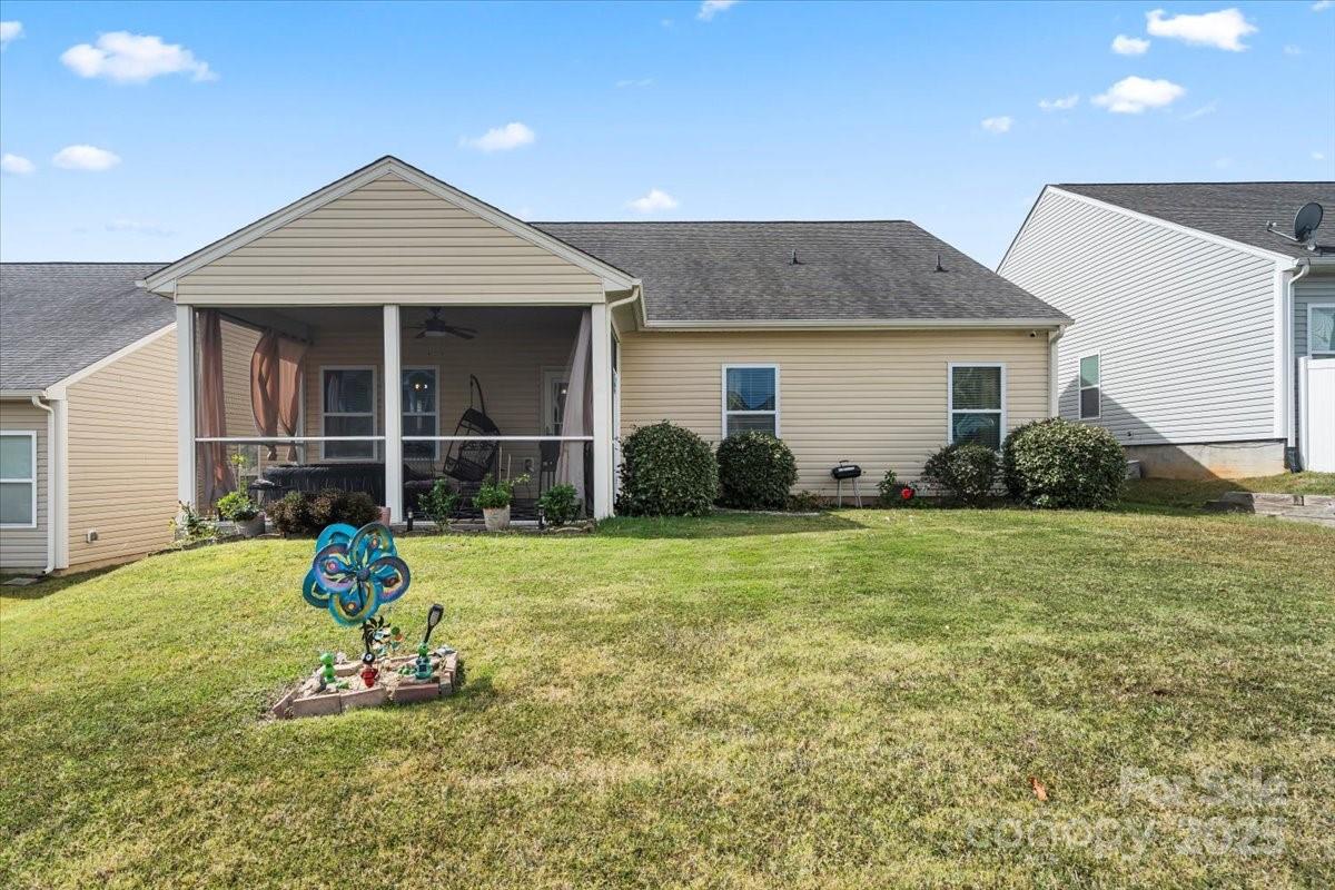 Newport Lakes - Residential