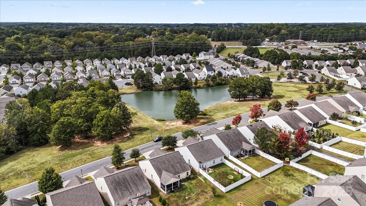 Newport Lakes - Residential