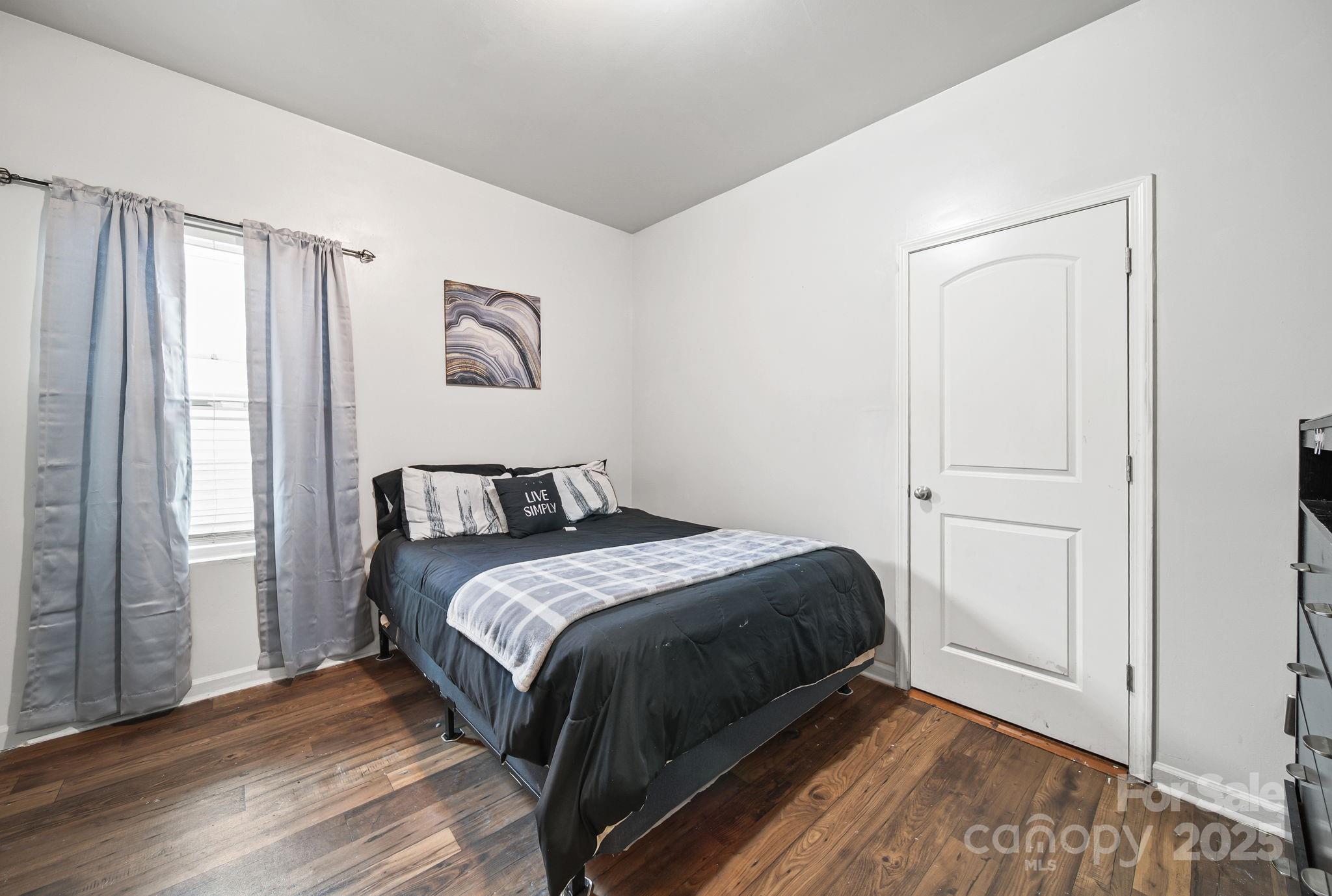 Newport Lakes - Residential