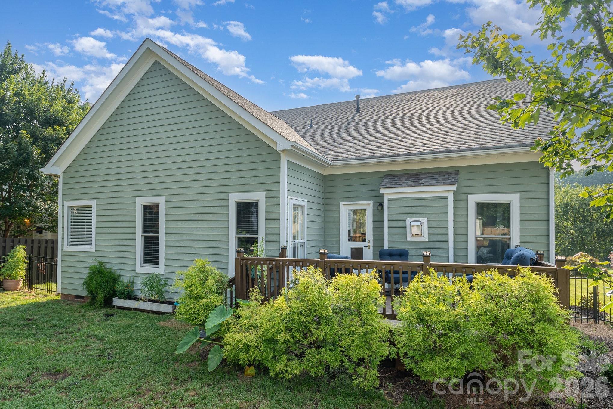 Mckenzie Place - Residential