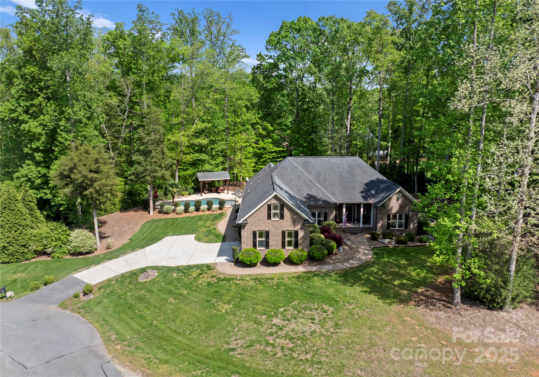 860 Arrow Point Lane