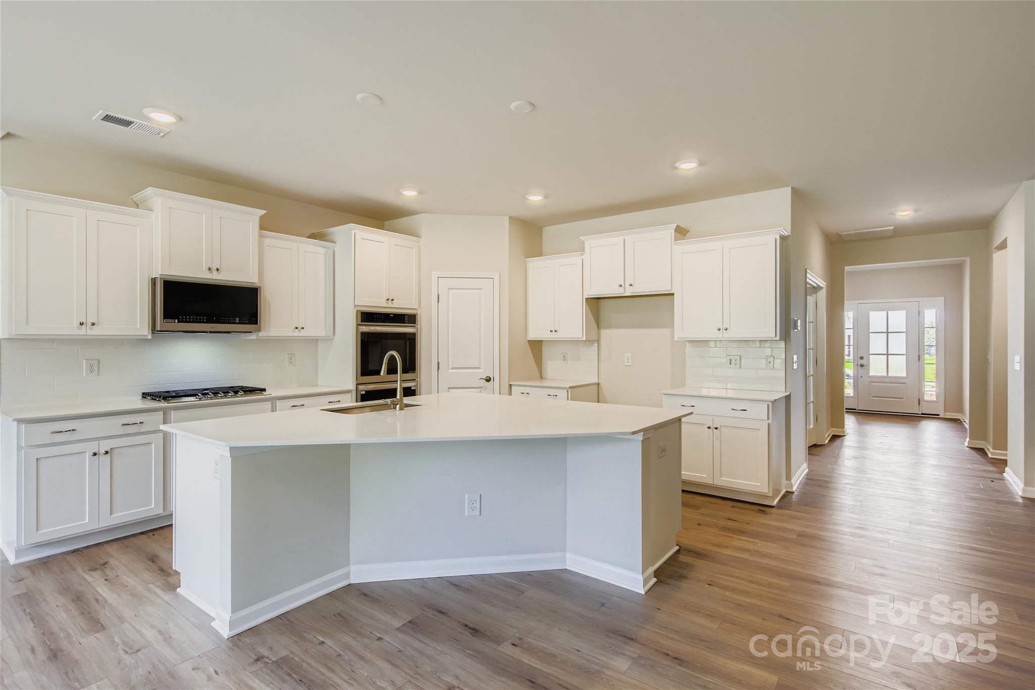 Roselyn - Residential