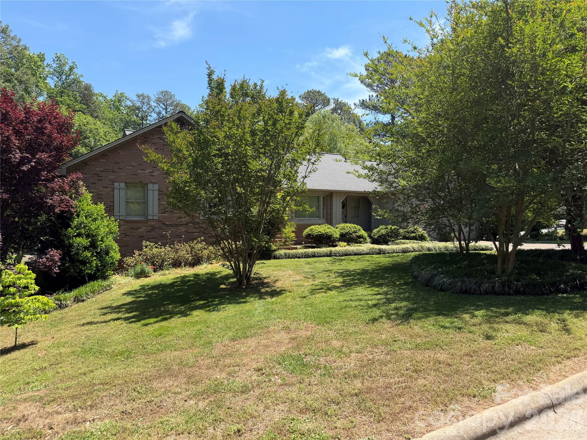 605 Queens Road