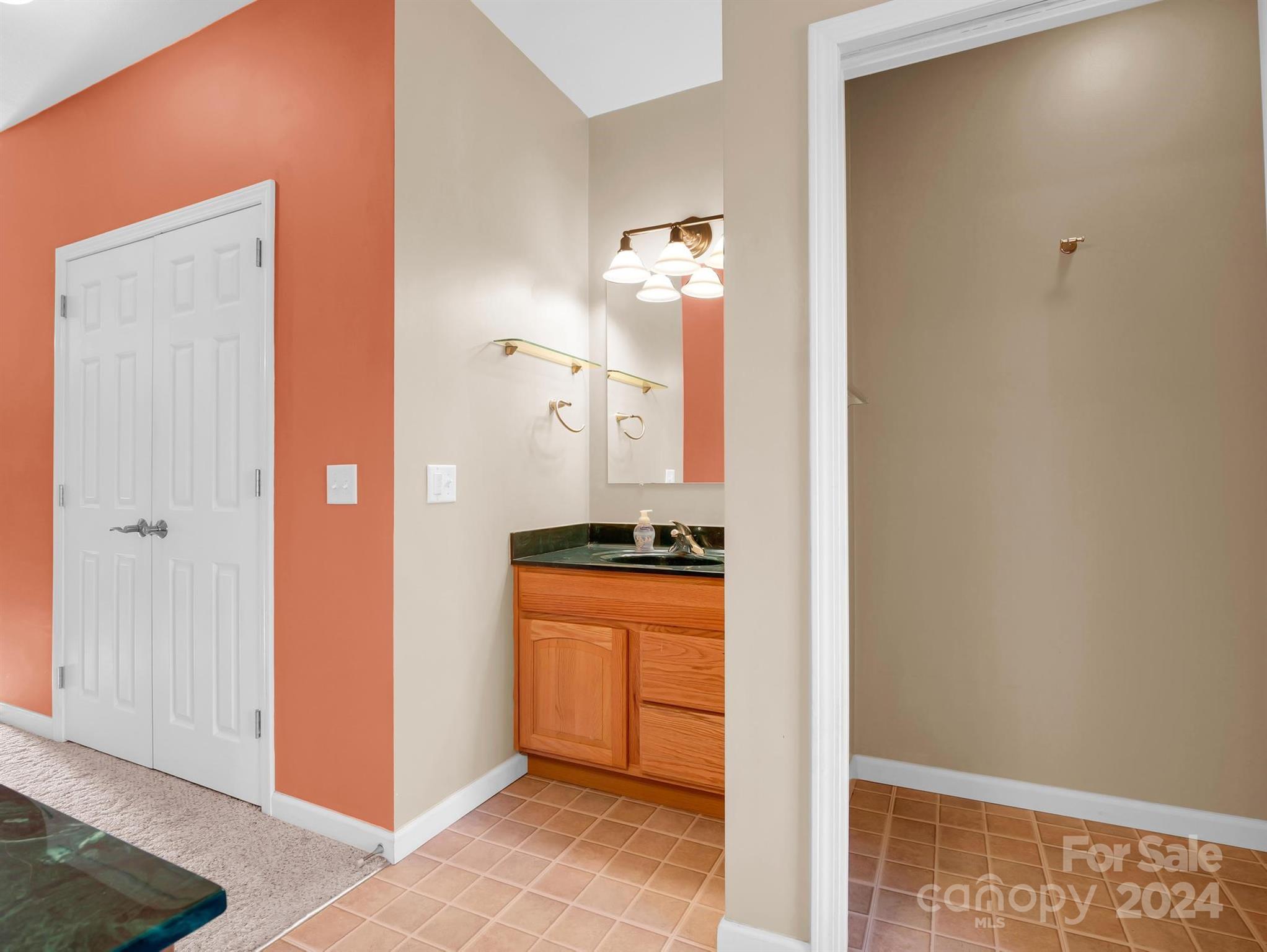 Jericho Woods - Residential