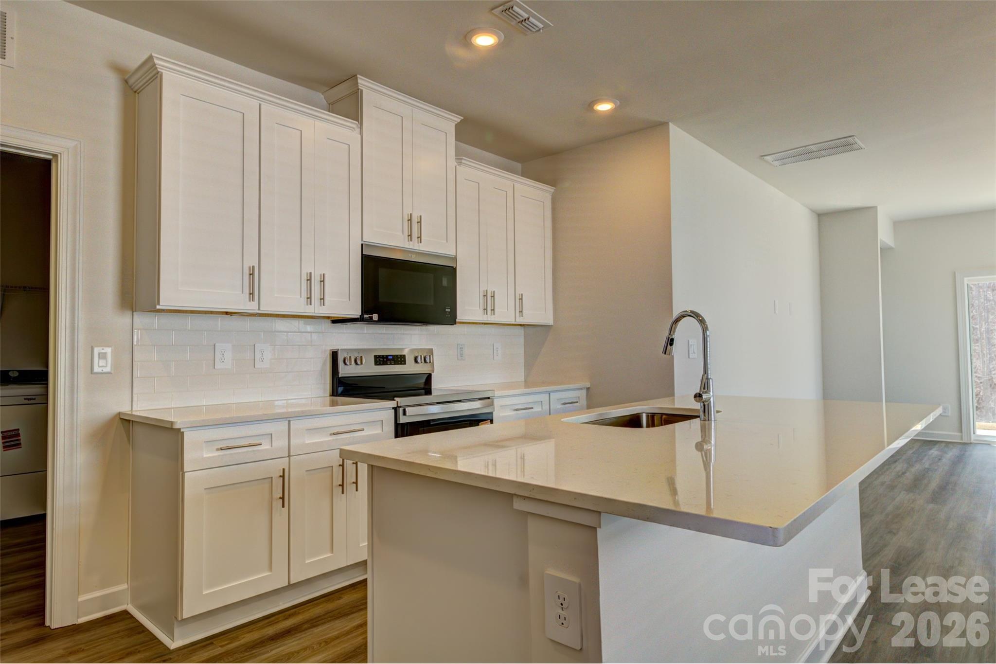 5037 Poplin Valley 382