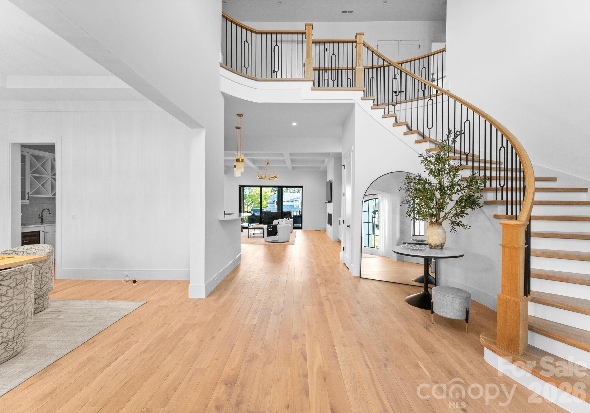 TWIN LAKES - Residential
