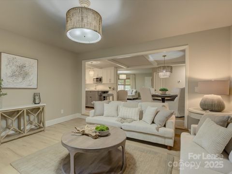 Photo of 2016 Wedgedale Drive, Charlotte, NC 28210 (MLS # 4316402) Photo of 2016 Wedgedale Drive, Charlotte, NC 28210 (MLS # 4316402)