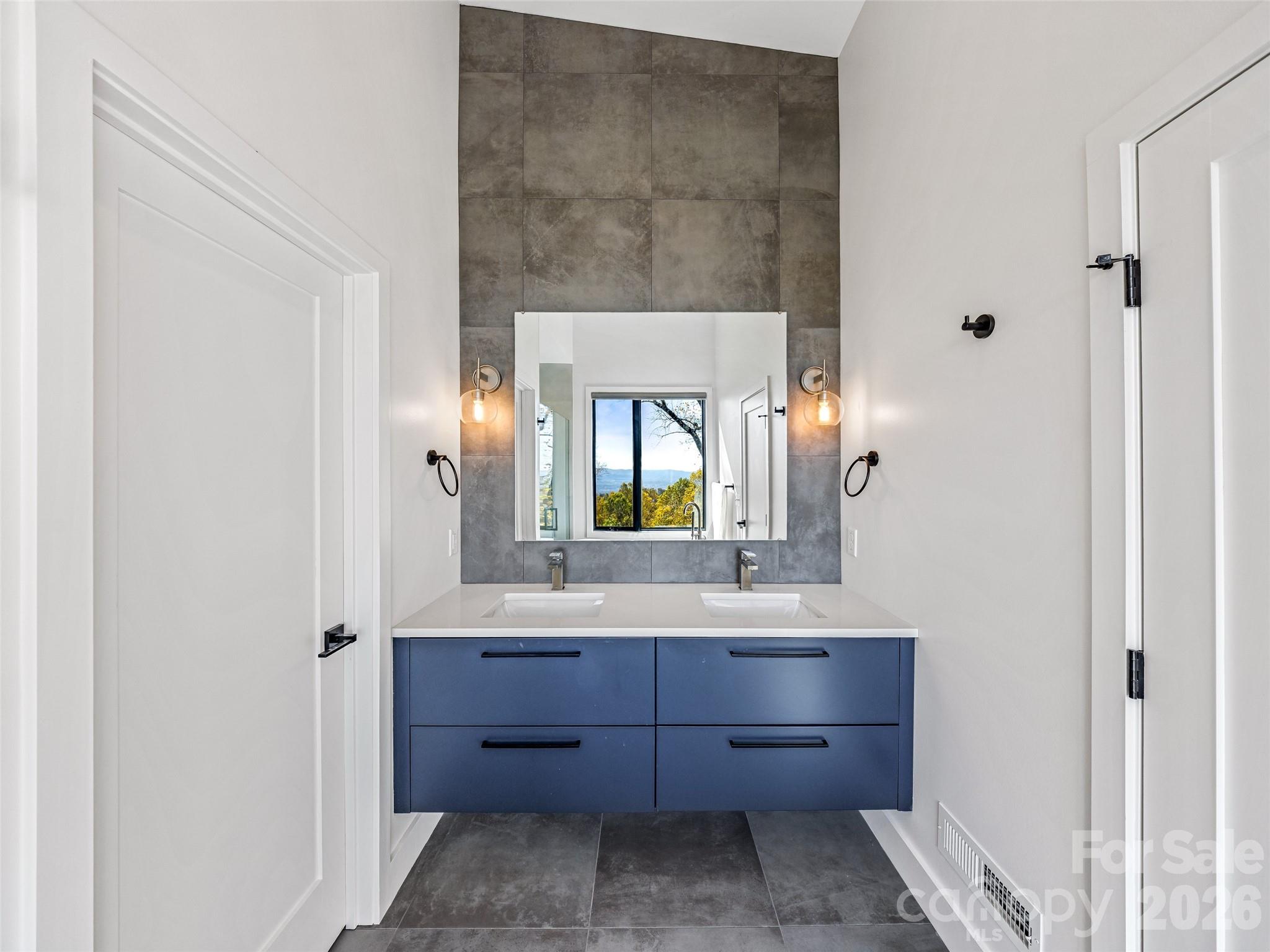 Couch Mountain - Residential