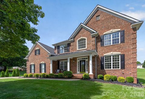Photo of 2003 Ptarmigan Court, Waxhaw, NC 28173 (MLS # 4376939)