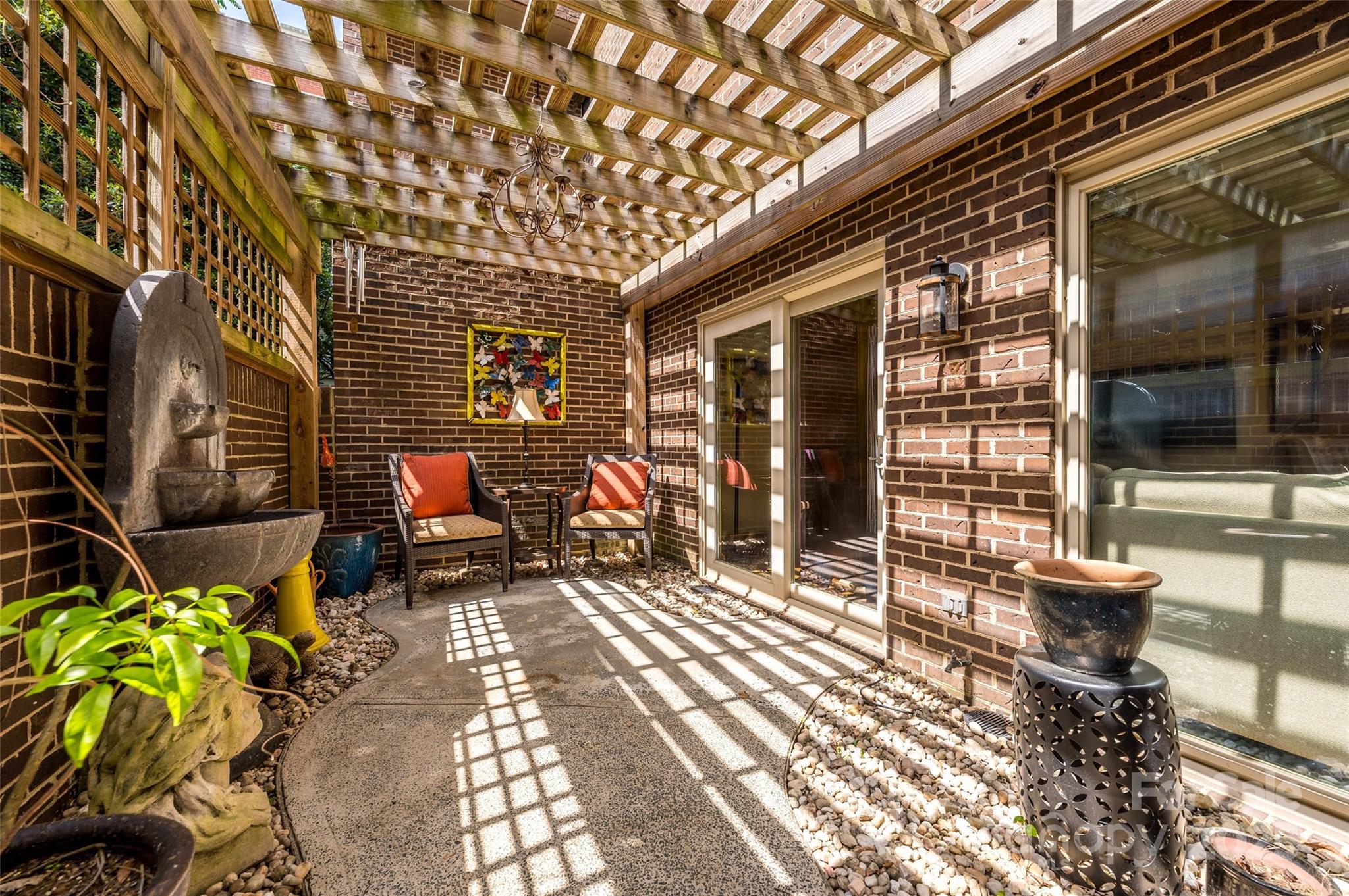 217 W 8th Street