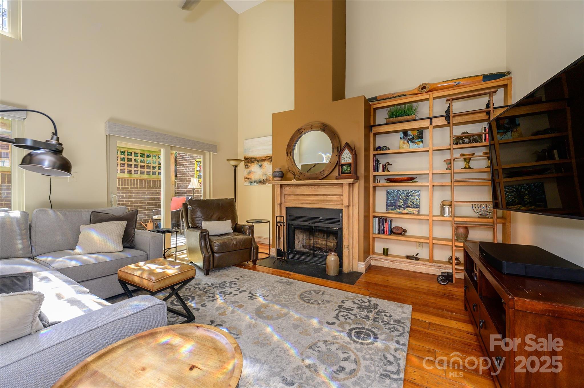 217 W 8th Street