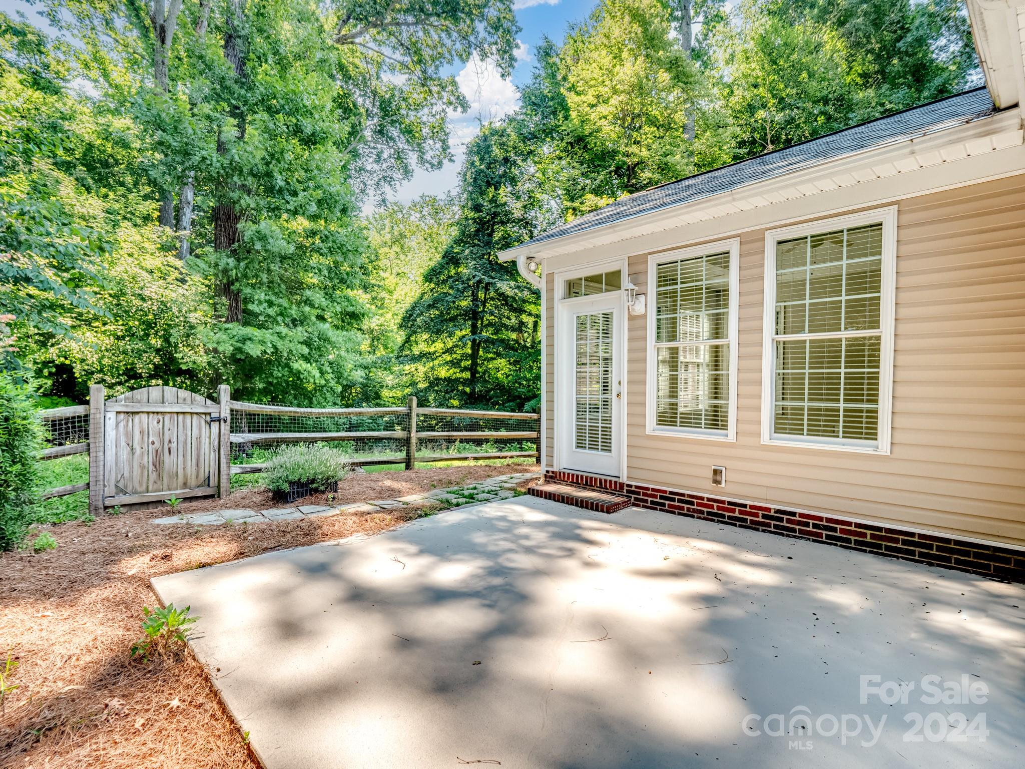 Lantern Green - Residential