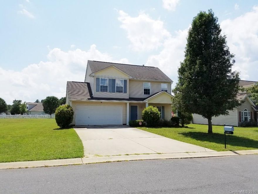 Very well maintained 2-story with 2-car garage. Large eat-in kitchen with beautiful arched window, vaulted ceiling in dining. Cozy gas log fireplace. Roomy master suite. Nice, level backyard. Great Rock Hill Schools. Move-in ready!