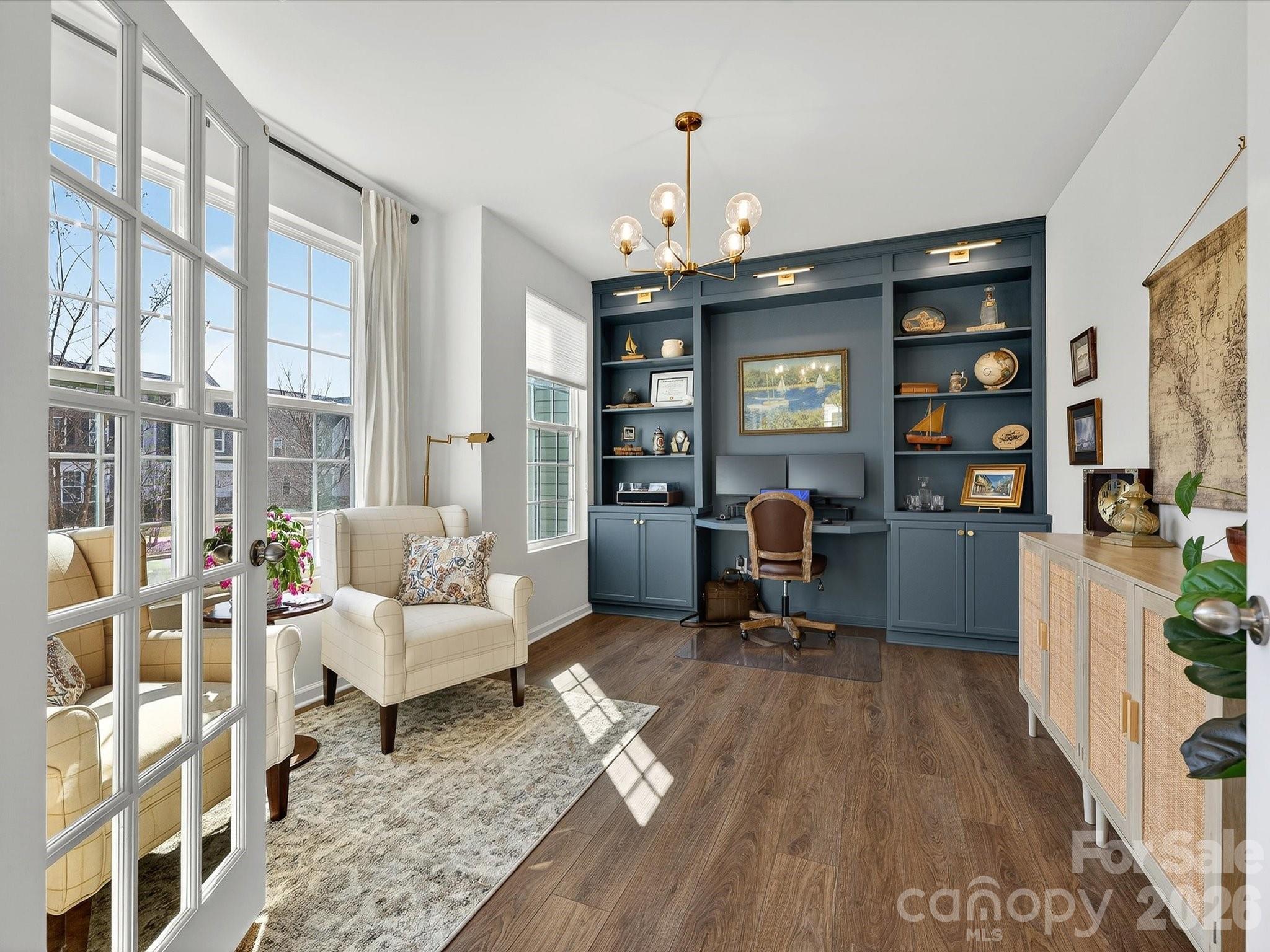 15748 Country House Street