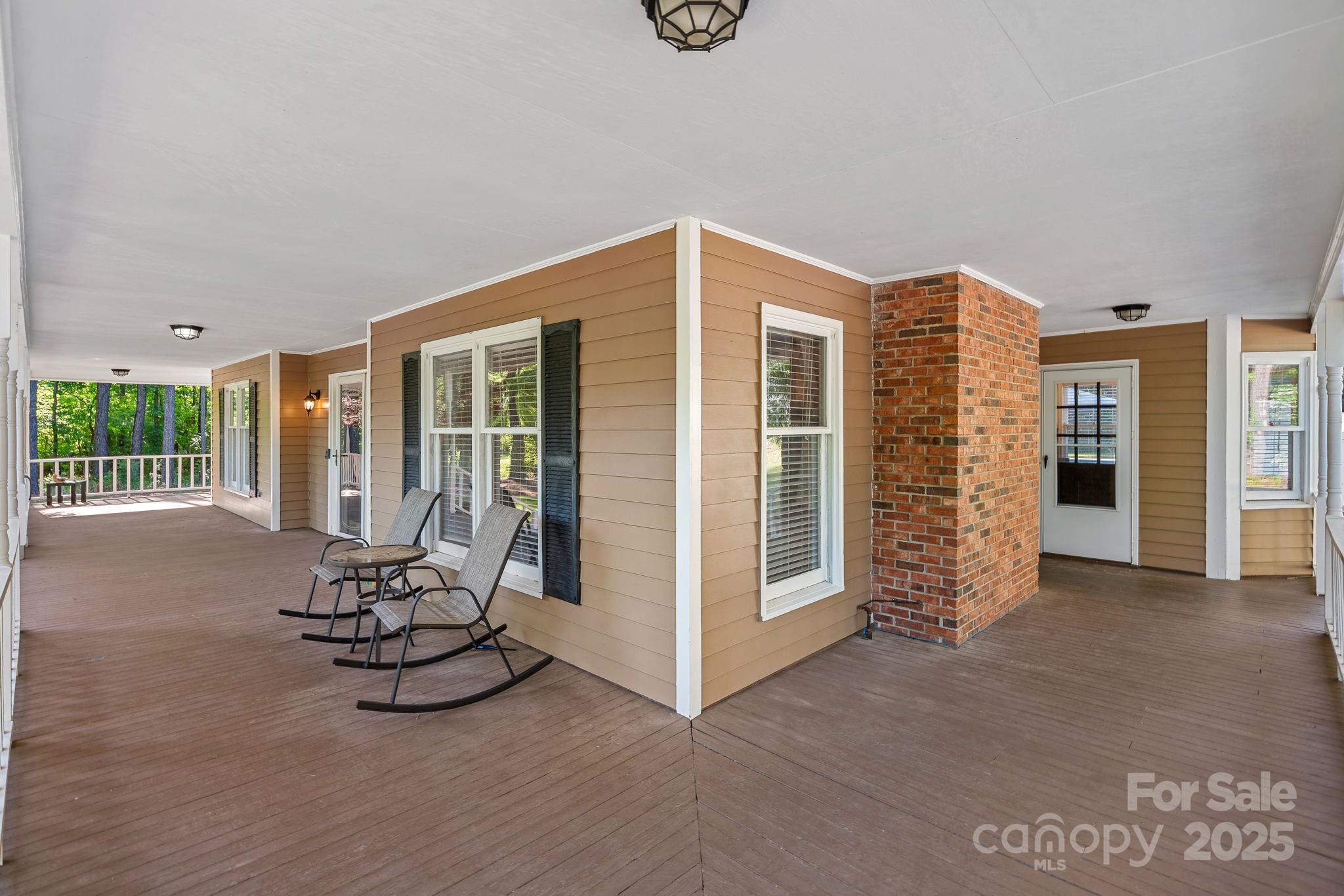 836 Meadowlark Drive