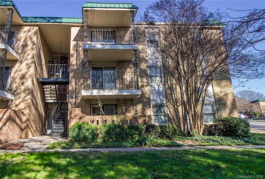 LOCATION! LOCATION! LOCATION! Walking distance to the action of Montford Drive and Park Rd Shopping Center! Freshly painted and carpeted, this unit is well-maintained and move-in ready. Sliding glass door leads out to enclosed, covered balcony that overlooks private woods in this rear unit. Refrigerator, Washer/Dryer remain. Convenient to restaurants, shopping and more so you can easily enjoy all Charlotte has to offer!