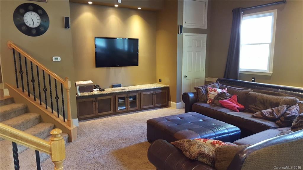 Quail Hollow - Residential