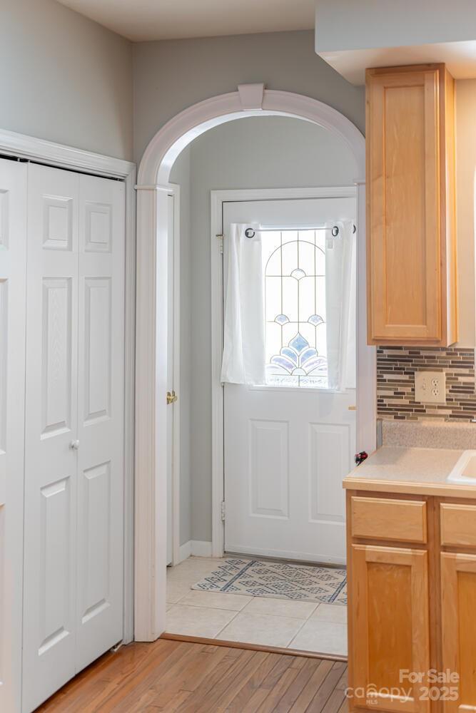121 Shadowbrook Drive