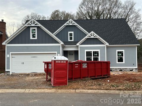 1061 The Glen Street Statesville NC 28677