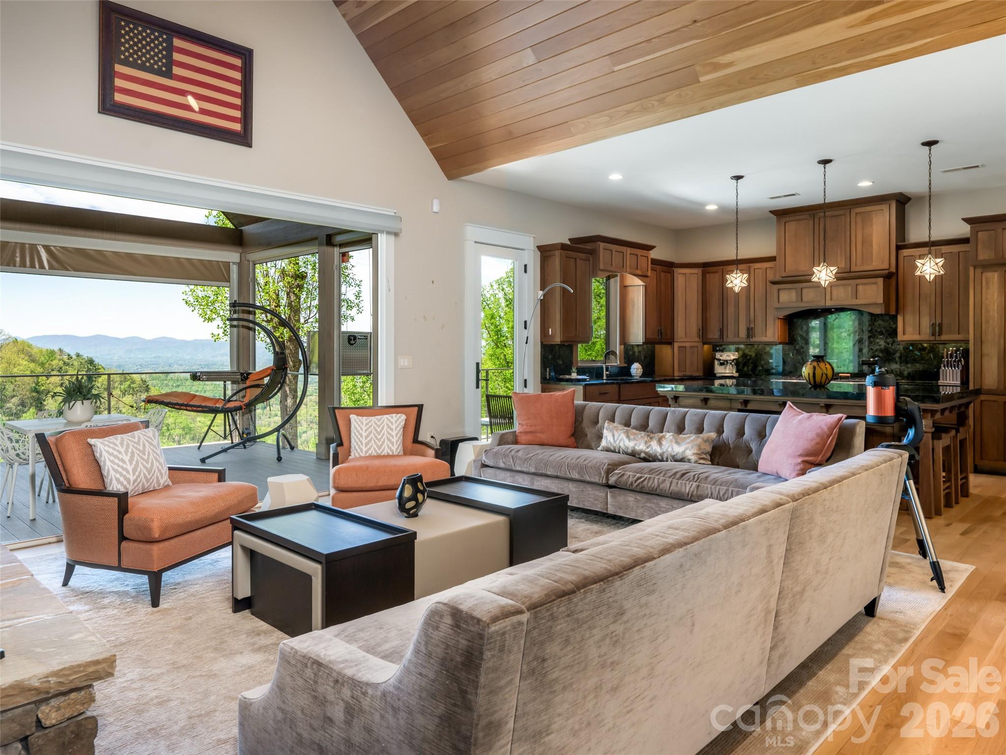 Reynolds Mountain - Residential