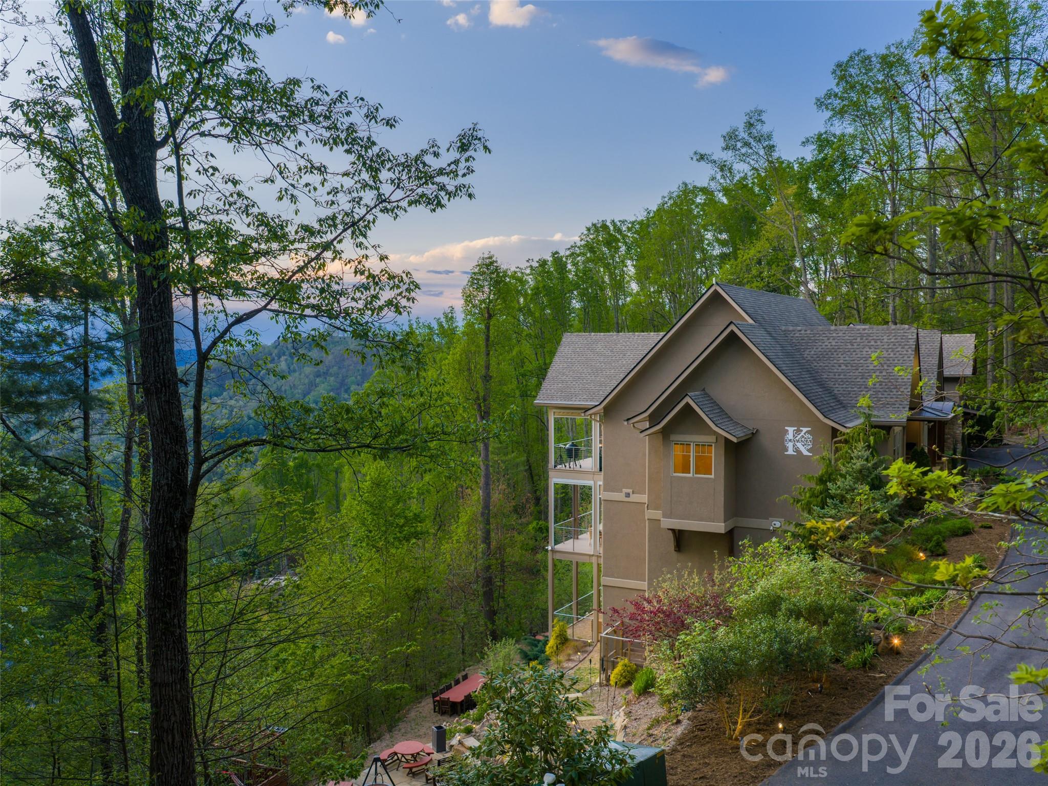 Reynolds Mountain - Residential