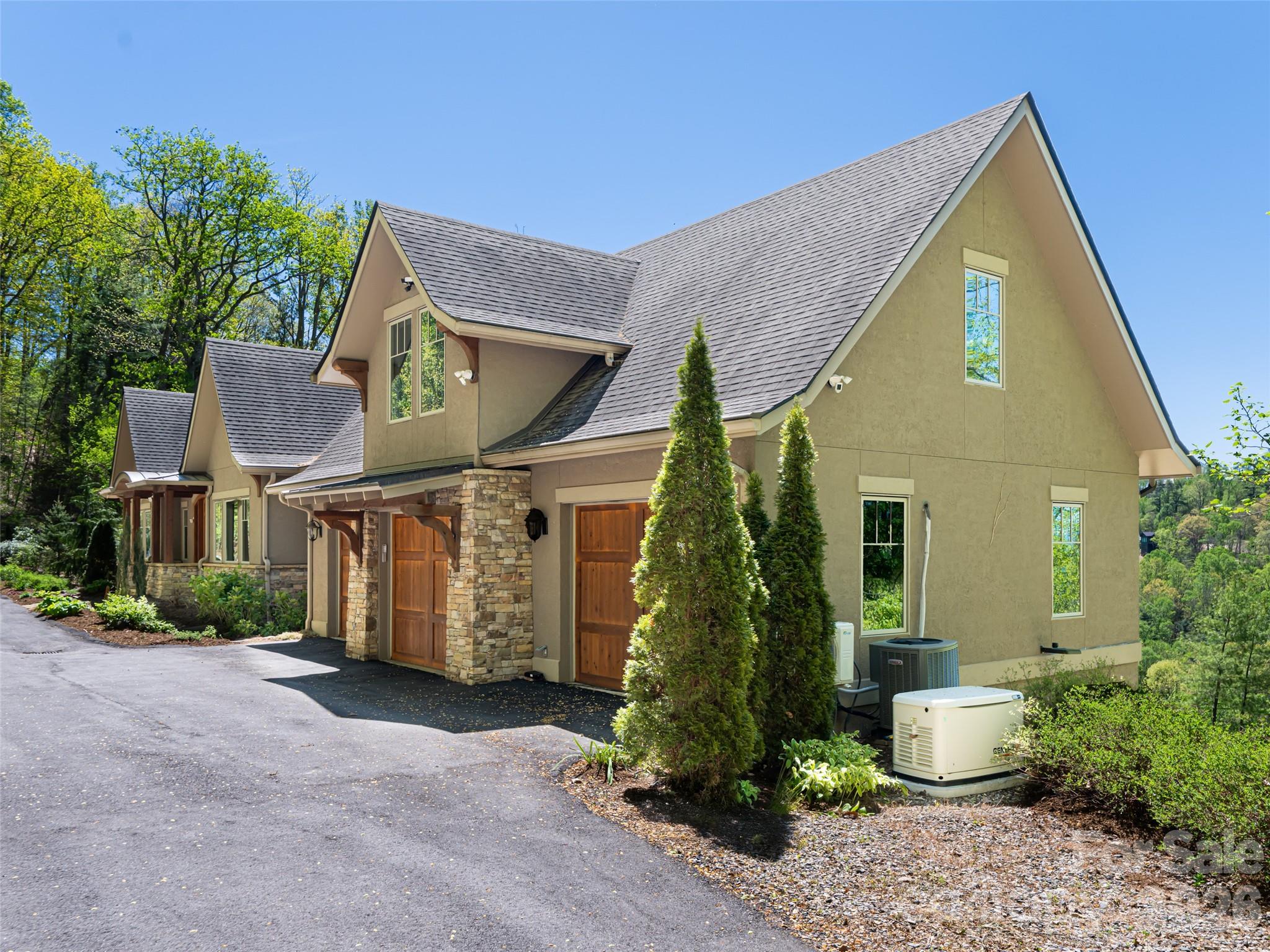 Reynolds Mountain - Residential