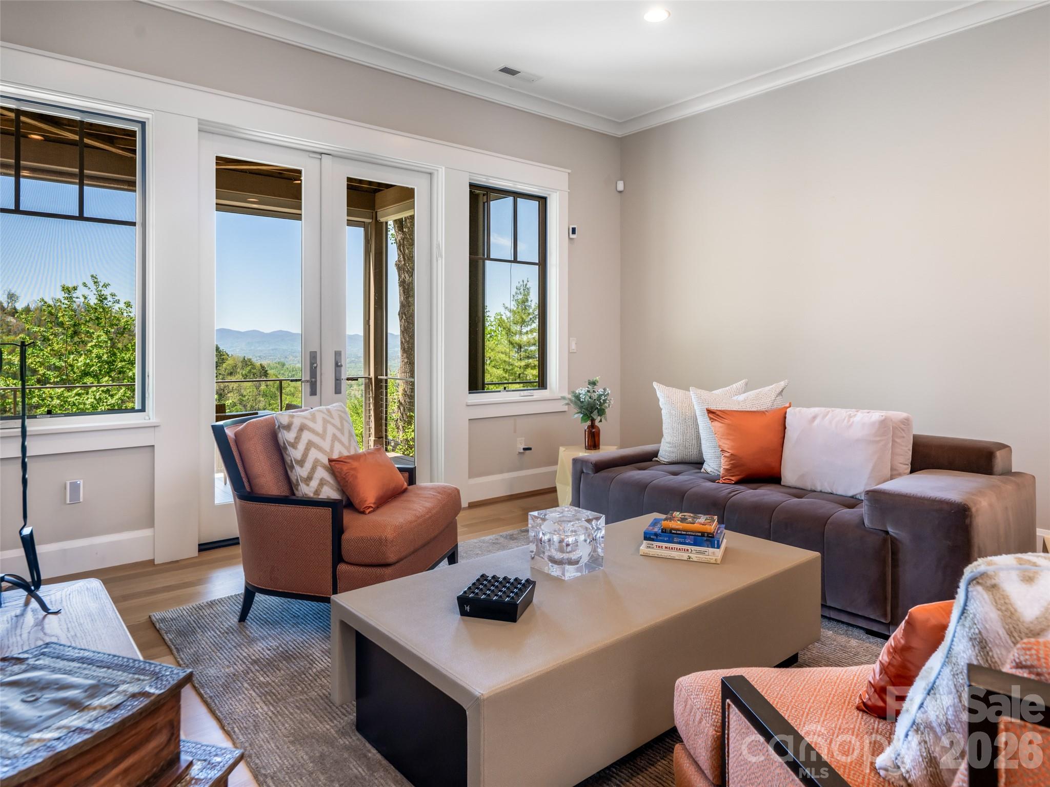 Reynolds Mountain - Residential