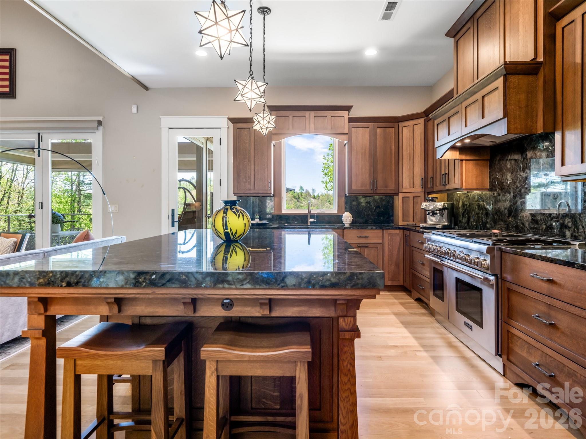 Reynolds Mountain - Residential