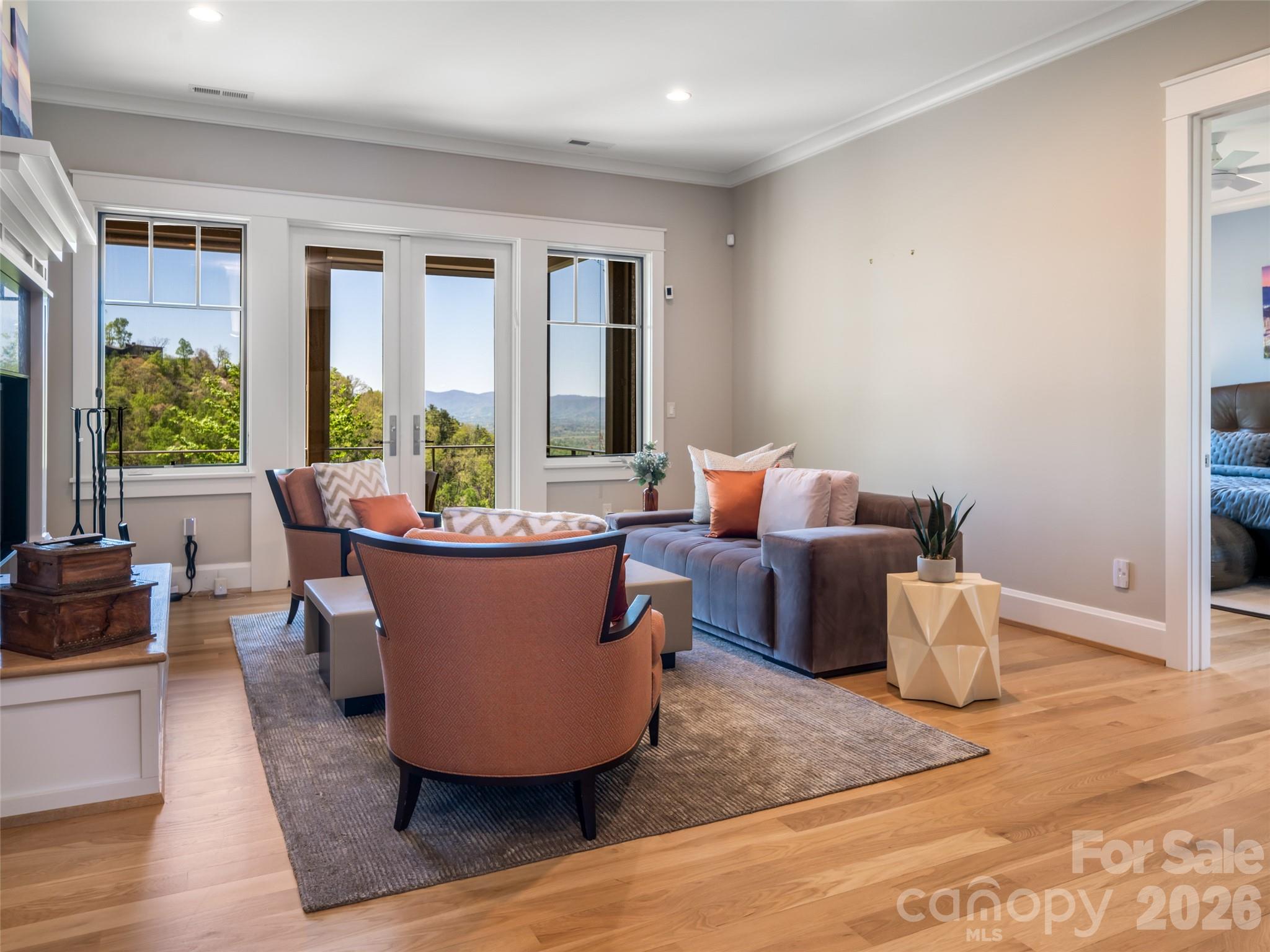 Reynolds Mountain - Residential