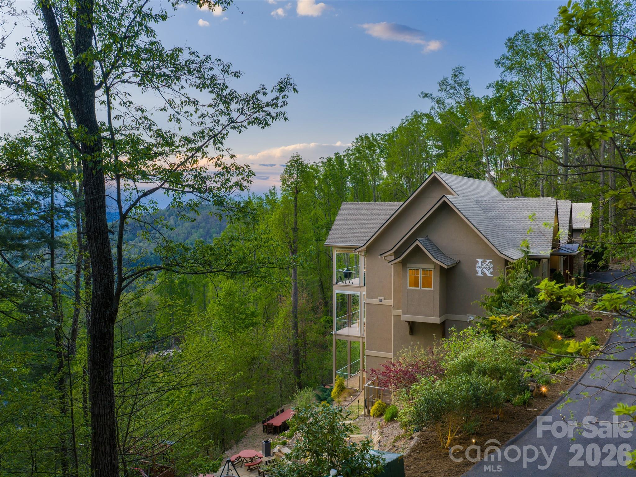 Reynolds Mountain - Residential