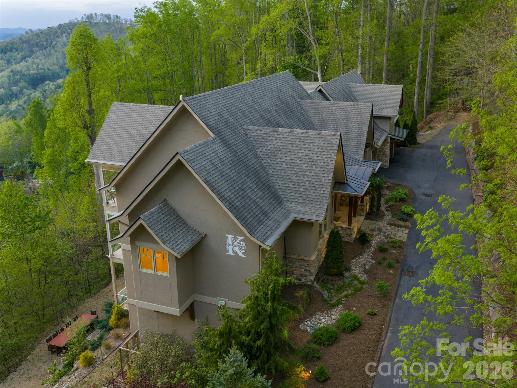 Reynolds Mountain - Residential