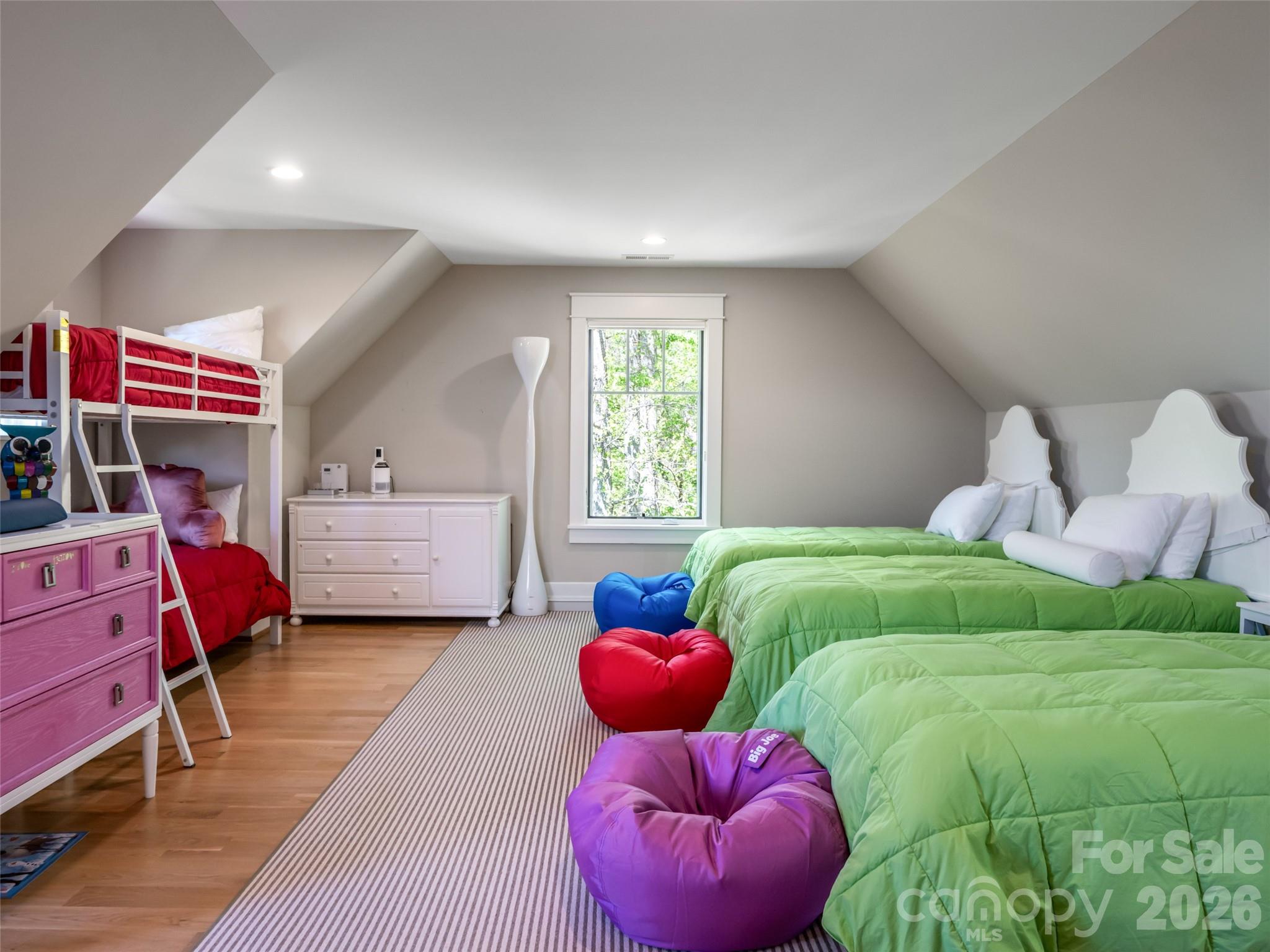 Reynolds Mountain - Residential