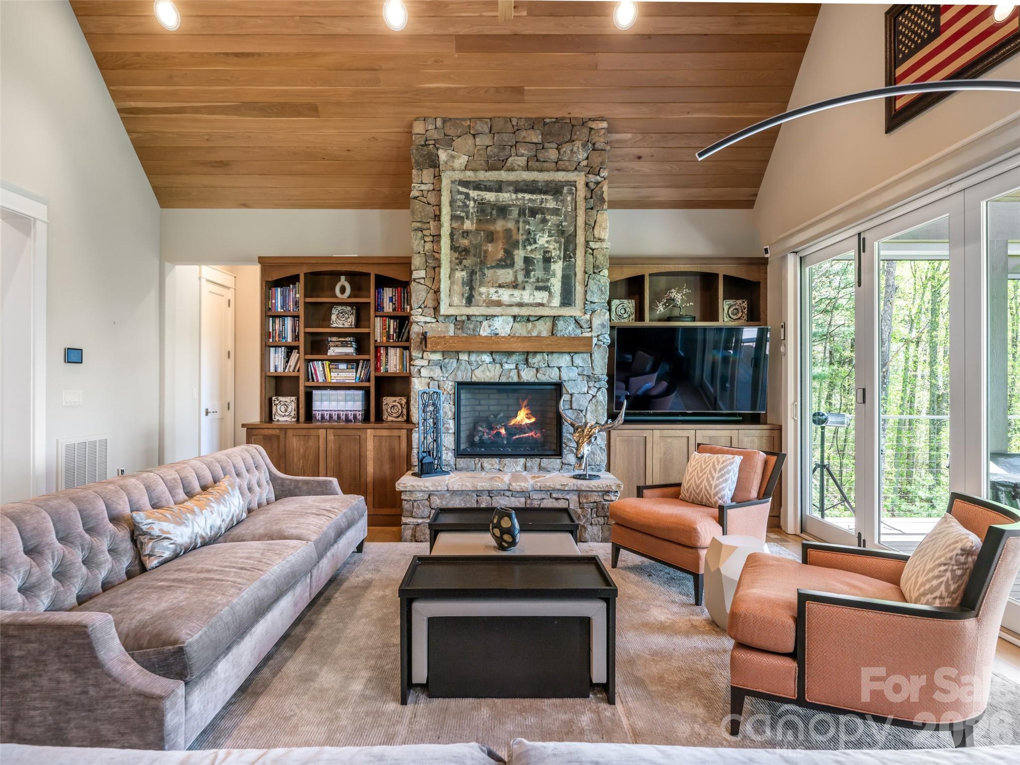 Reynolds Mountain - Residential