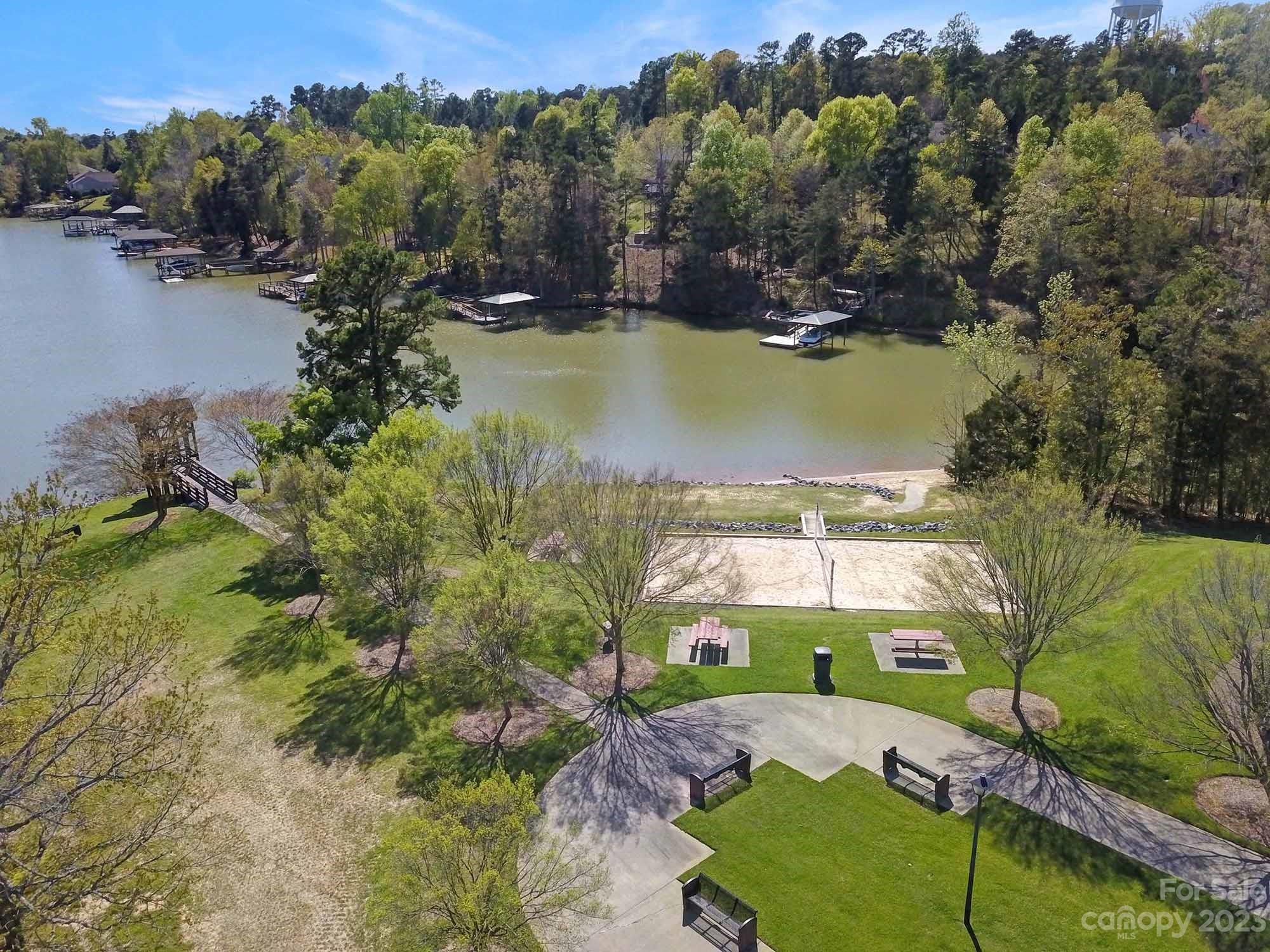 Lake Shore - Residential