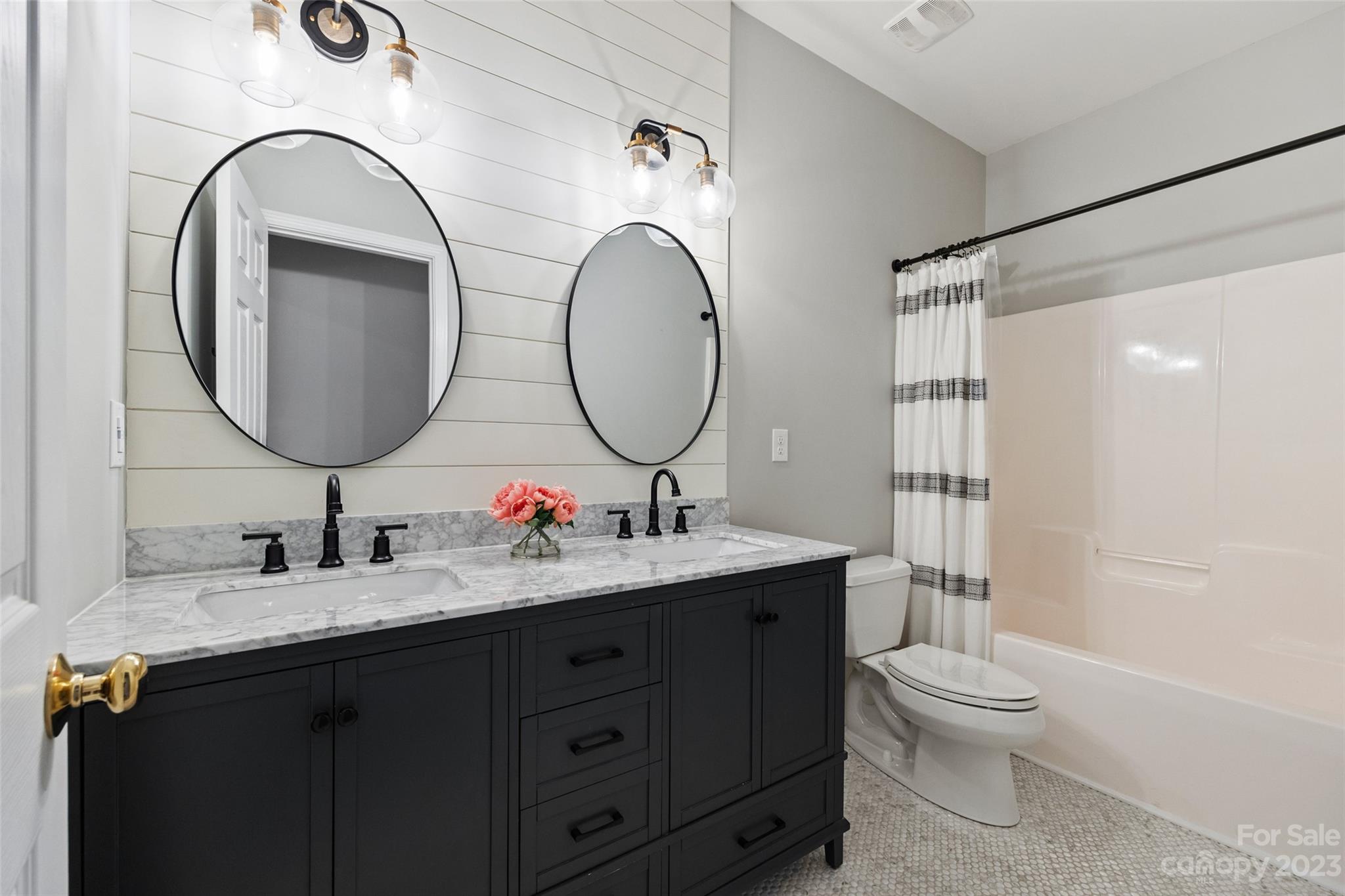 Lake Shore - Residential