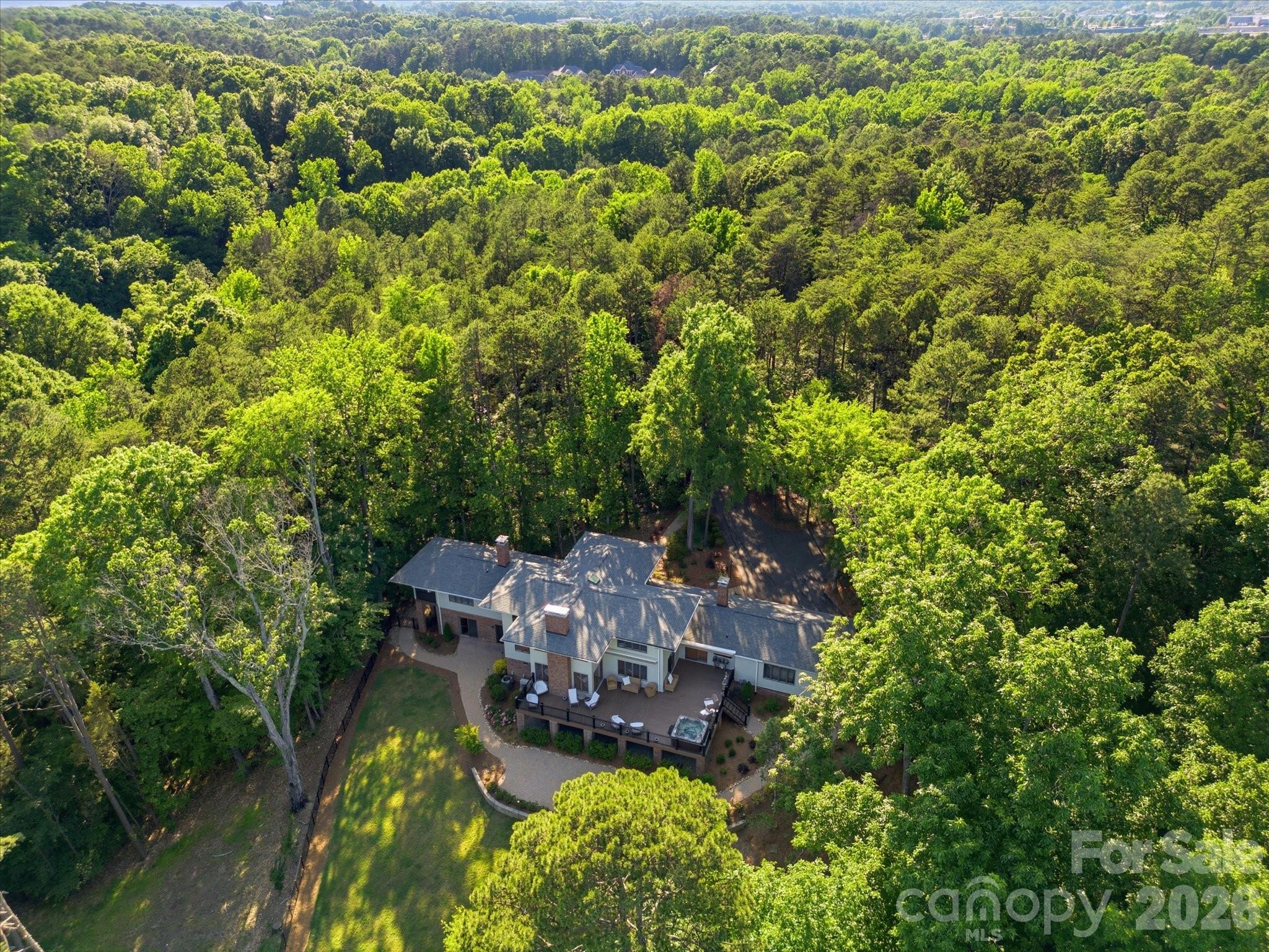 115 Forest Cliff Court NE
