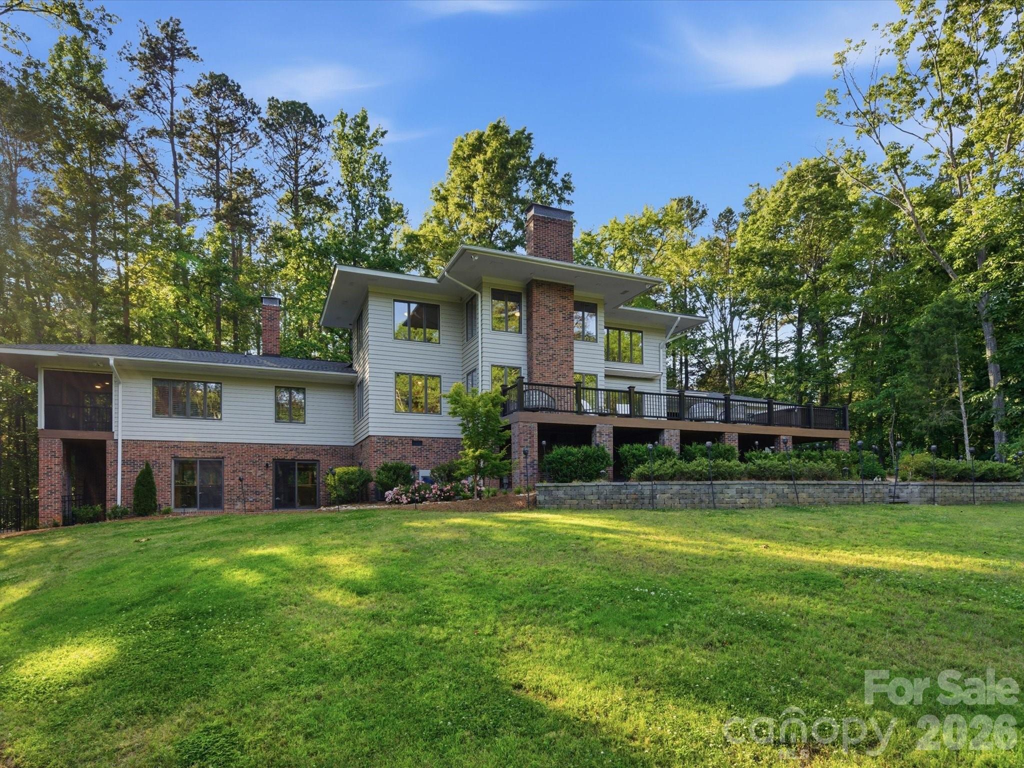 115 Forest Cliff Court NE