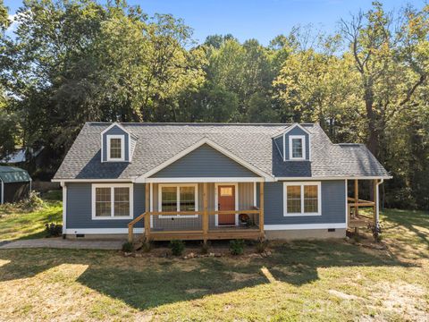 215 McCoy Cove Black Mountain NC 28711