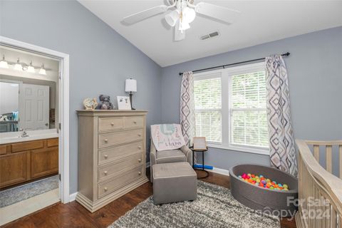 Townhouse in Winston Salem NC 5810 Fox Ridge Lane 22.jpg