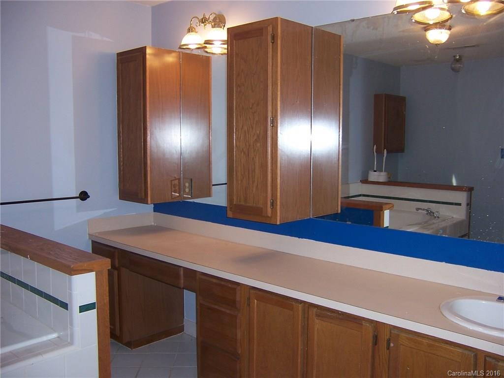 Lake Edward Estates - Residential