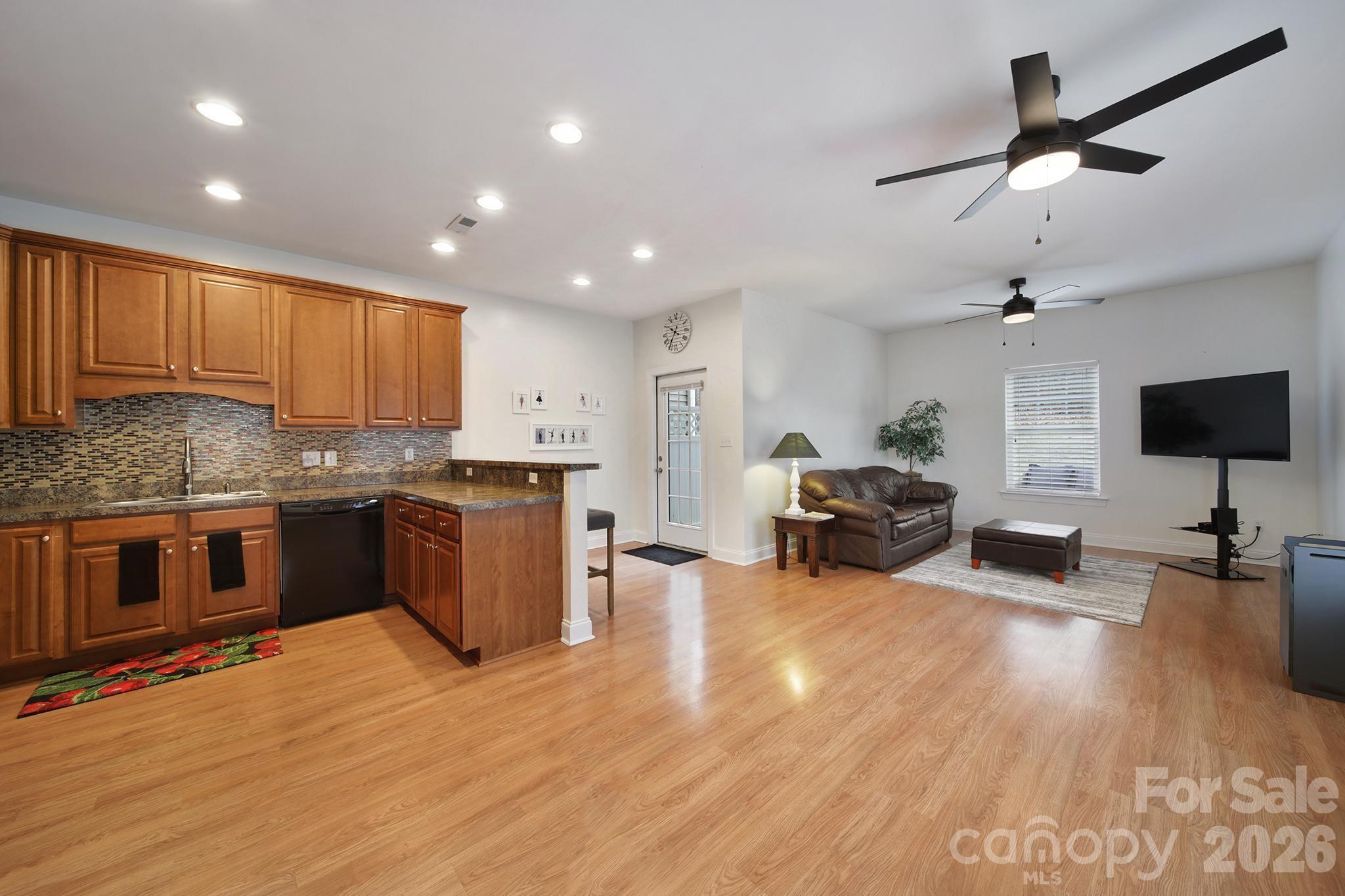 104 Sherman Oaks Lane