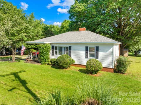 Photo of 103 Greenway Drive, Huntersville, NC 28078 (MLS # 4391441)