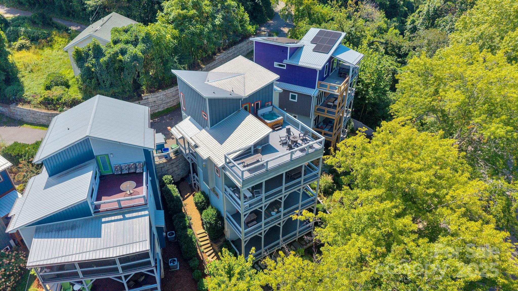 8 Birdhouse Row
