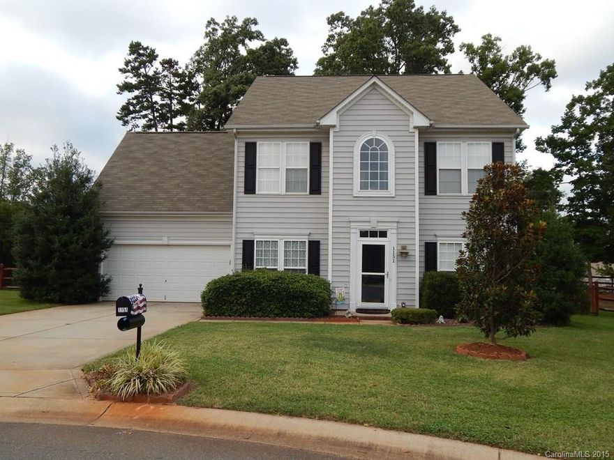 Lovely home in Knightsbridge. Finished attic provides a great bonus space/man cave. Lovely grand entry w/a sunroom & lots of living space. Master is spacious w/3 additional BRs. You will love the yard & enjoy coffee or tea on the stamped patio. The backyard is completely fenced & has gorgeous mature landscaping. All this & in the Fort Mill school district.